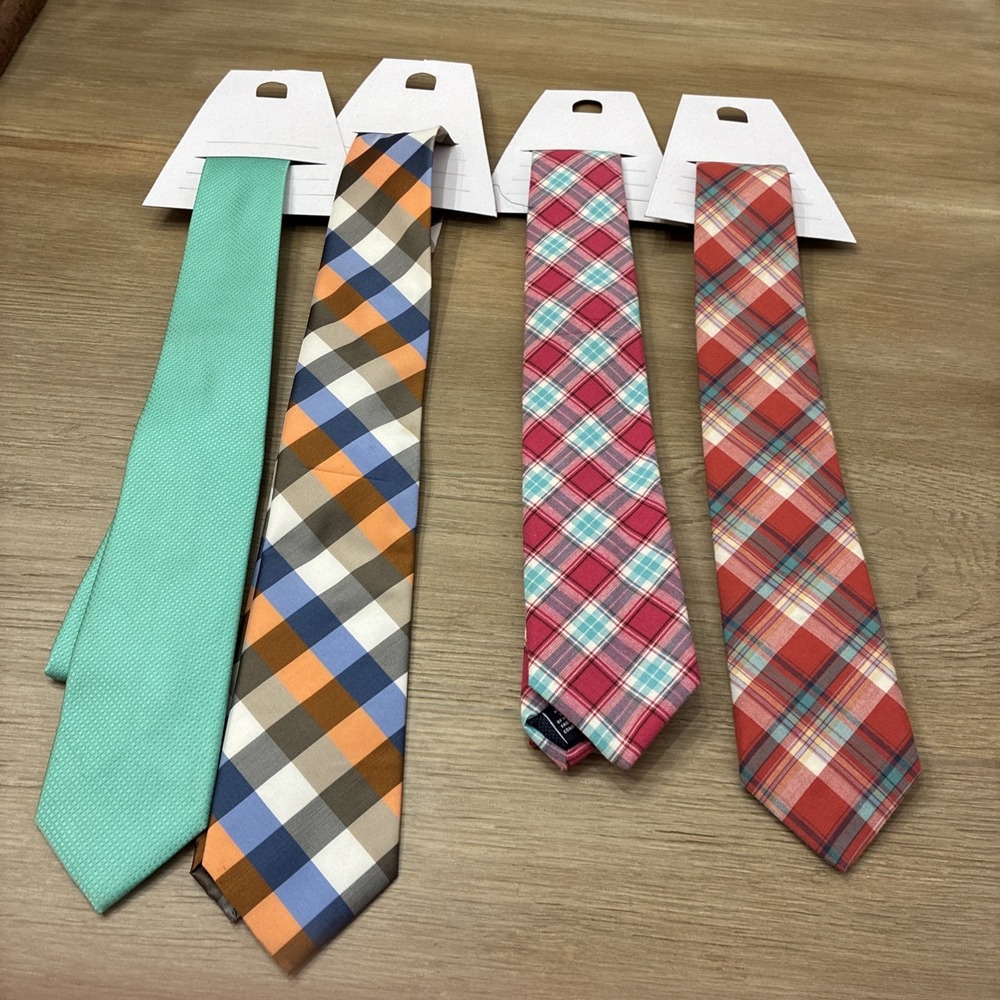 Neck Tie Men's LOT OF 4 Ties Dry Cleaned Roundtree & Yorke , Chaps, Dockers
